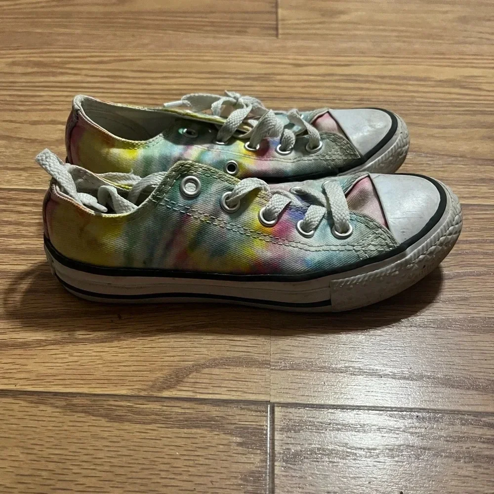 Converse rainbow tie